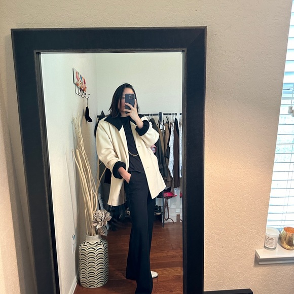 Elegant Cream Women's Wool Coat - Picture 4 of 6